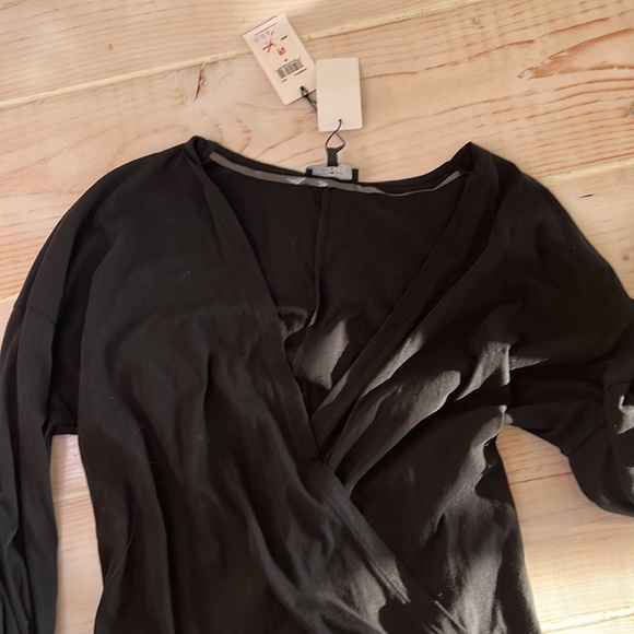 NWT 7 For All Mankind jet black wrap front blouson sleeve 100%cotton top - Picture 6 of 11